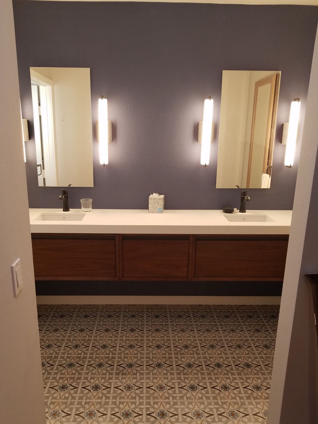 Patterned cement-look floor tile